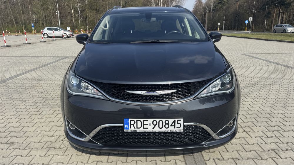Chrysler Pacyfica ll rok 2020 wersja 7 osobowa 3,6 benzyna