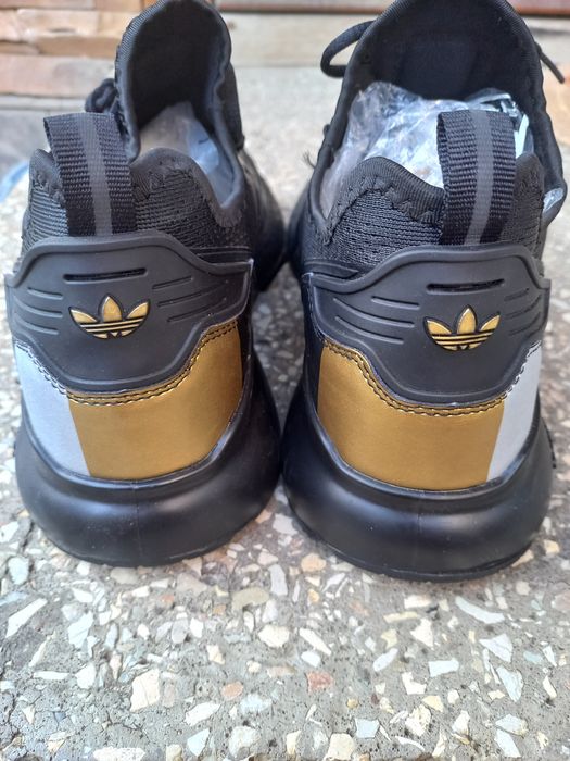 abibas кросівки 44, 42 розміри