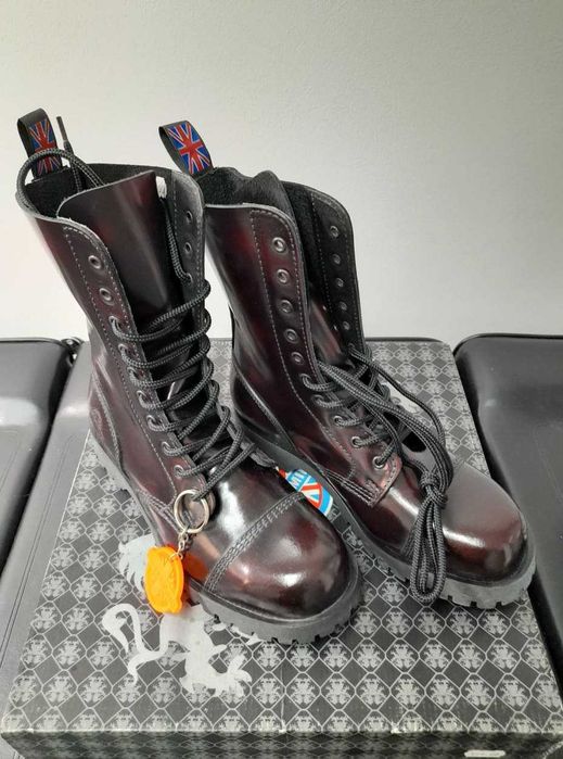 Bota "combat" tamanho 38 ,de cabedal Nevermind NOVA