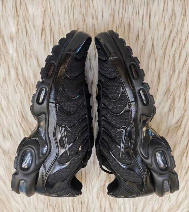 "Buty damskie Trampki"Nike_Air_Max_TN_Plus_czarny R.38