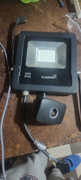 Уличные LED прожектора с дефектом