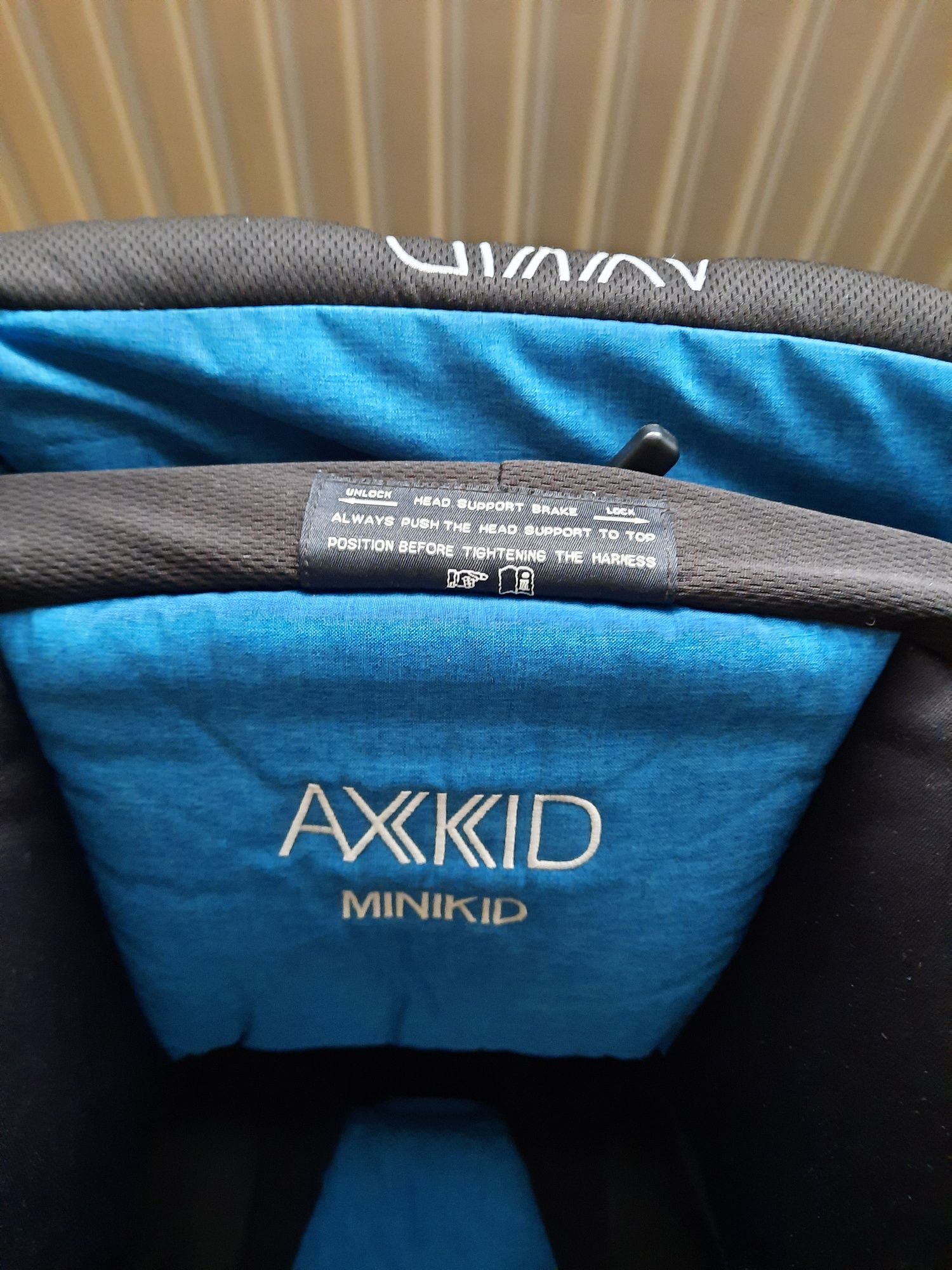 Fotelik Axkid Minikid 9-25kg