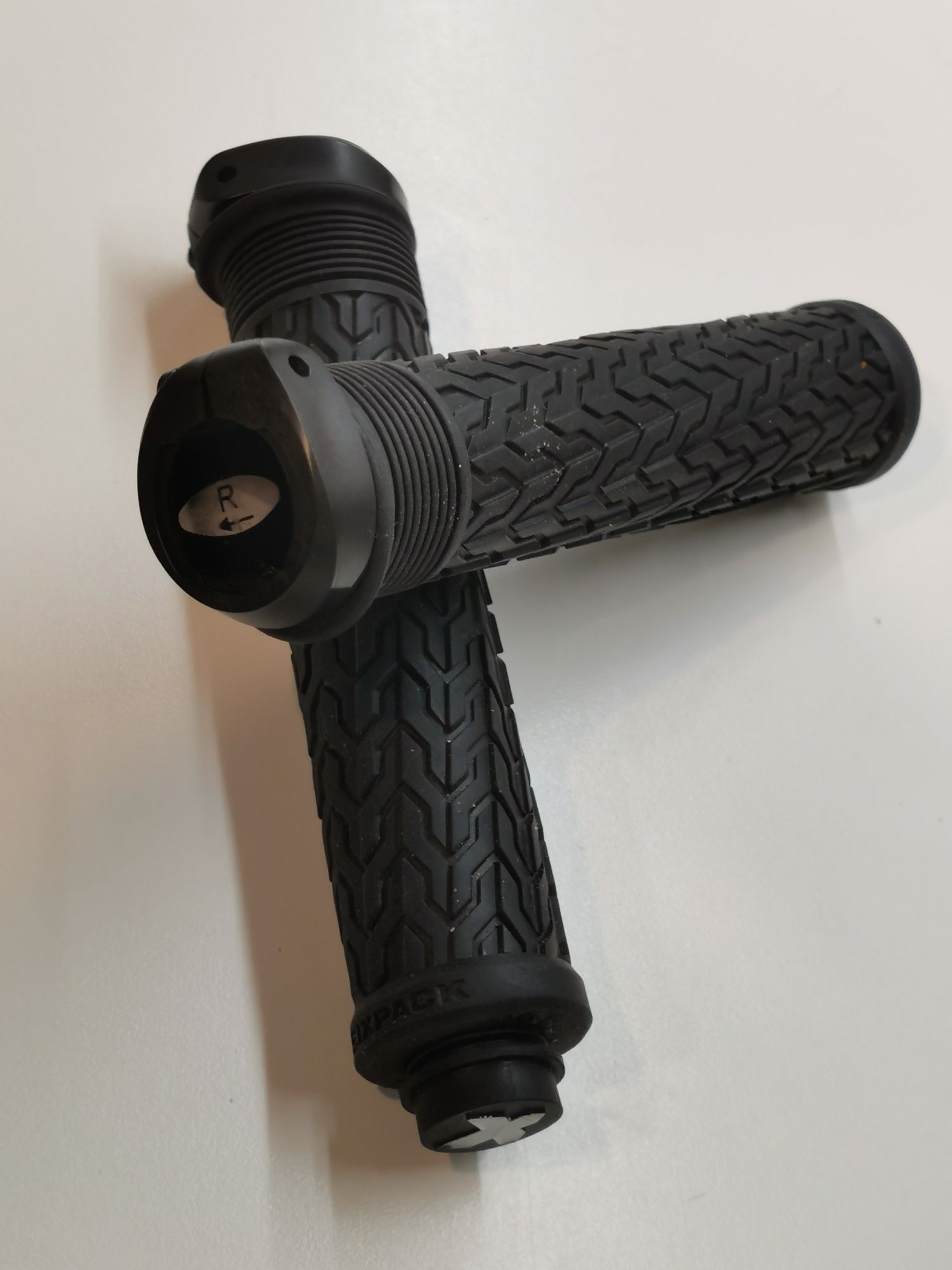 Chwyty, Gripy  Sixpack S-TRIX CF, MTB, enduro