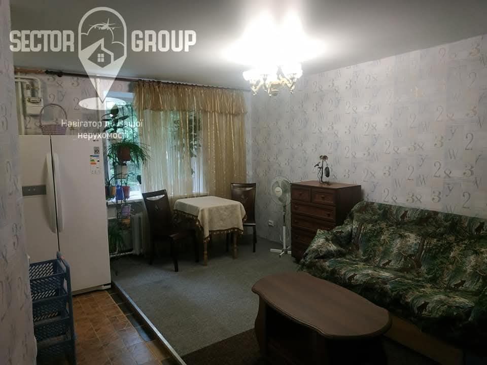 Соцмістечко, однокімнатна + велика кухня-студіо