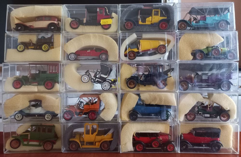 Моделі авто Rio, Dugu, Safir, Brumm.