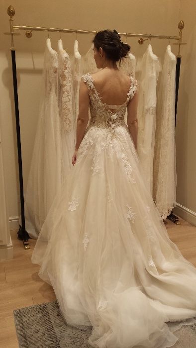 Pronovias Ofelia 36 S koronka tiul siateczka rozmiar S rozkloszowana