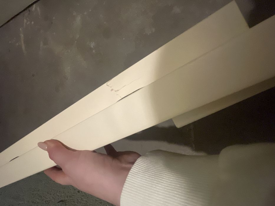 Drewniana podkładka stolik na laptopa jedzenia do renowacji
