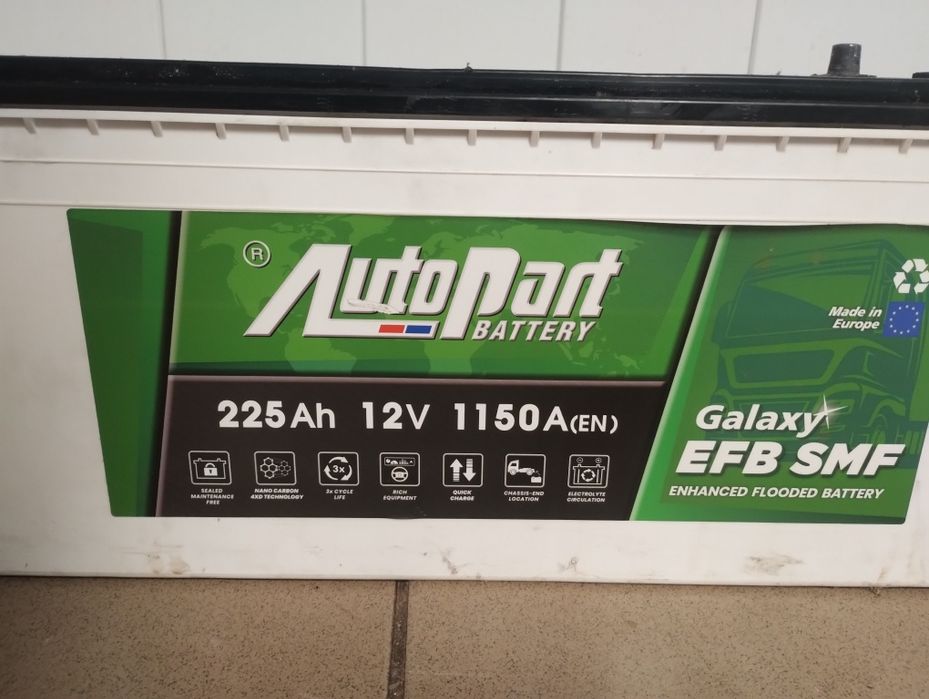Akumulator 12 v  225 ah