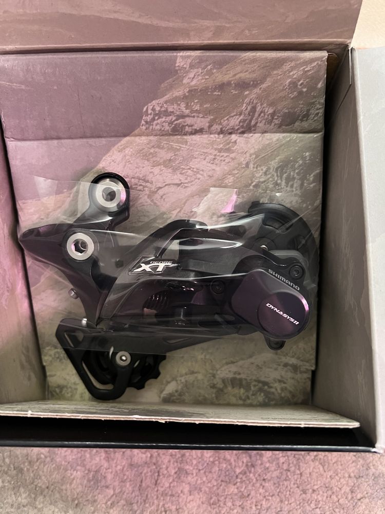 Новий задній перемикач  Shimano deore XT M8000 11 швидкостей