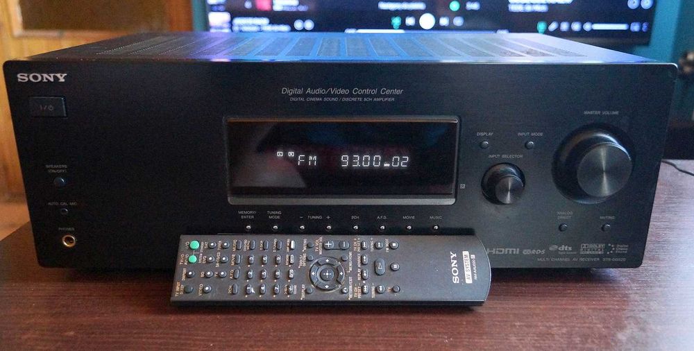 Bardzo Zadbany Amplituner Sony STR-DG520 wraz z oryginalnym pilotem