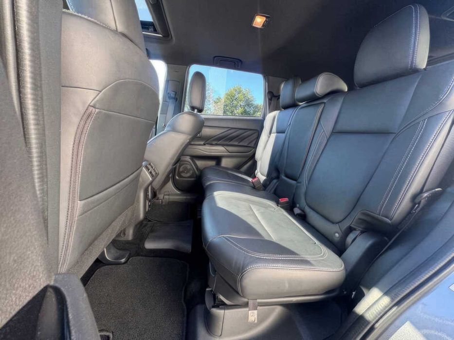 Mitsubishi Outlander PHEV SEL      2020