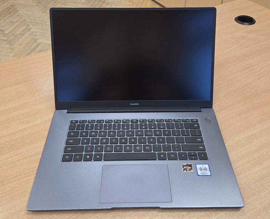 Laptop HUAWEI D 15 2020r. AMD Ryżem 5, 15.6"