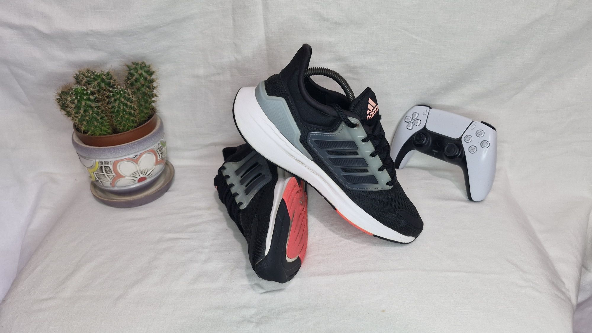 Кросівки Adidas EQ21 Run.Розмір 39