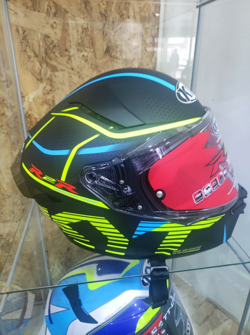 Capacetes KYT novos