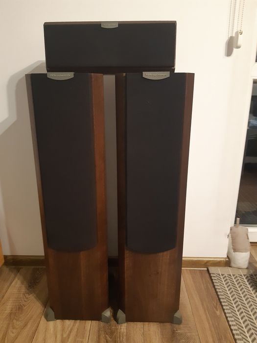 Kolumny podłogowe Wharfedale Vardus 300. Angielskie brzmienie.