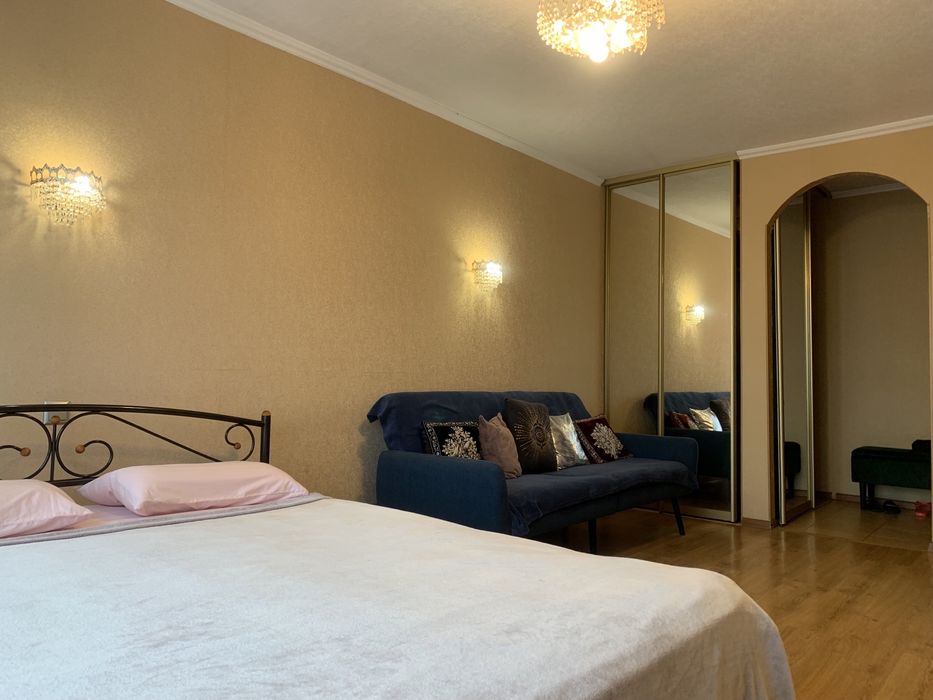 Видова затишна 1 к. Русанівка м. Лівобережна МВЦ Ентузіастів 13. 9 Видова затишна 1 к. Русанівка м. Лівобережна МВЦ Ентузіастів 13