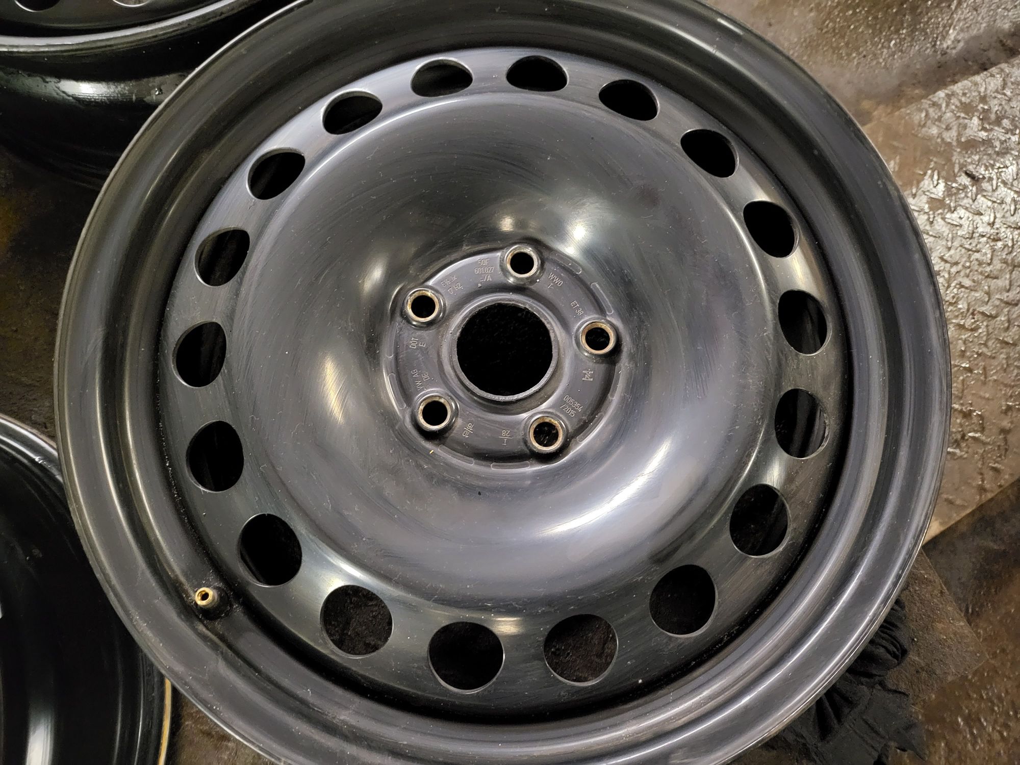 Felgi 17 VW T-Roc Sharan Tiguan Passat Golf T4 Jetta Skoda Seat 5x112.