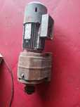 Motor e caixa redutora