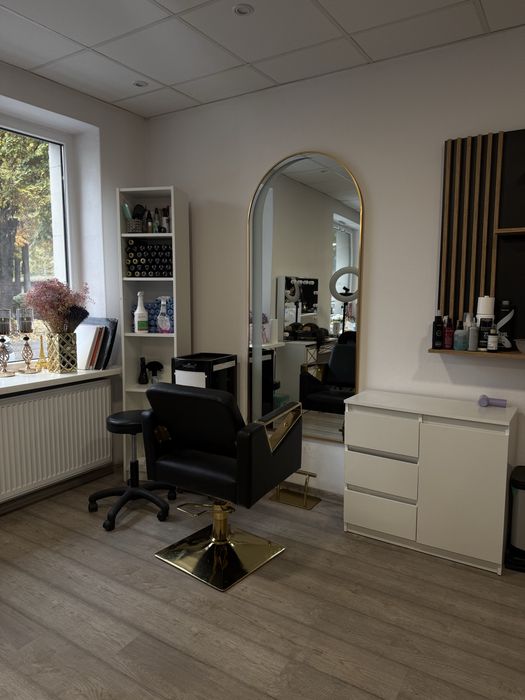 Wynajmie stanowidko pracy dla fryziera