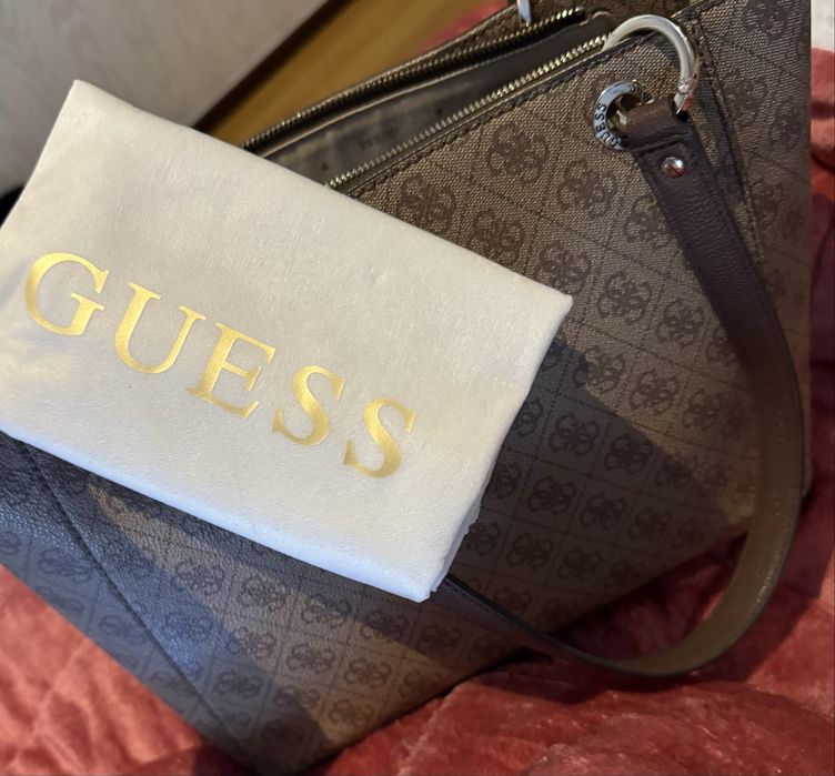 Bolsa a Guess seminova