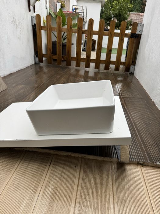 Lavatorio casa de banho com suporte e torneira alta