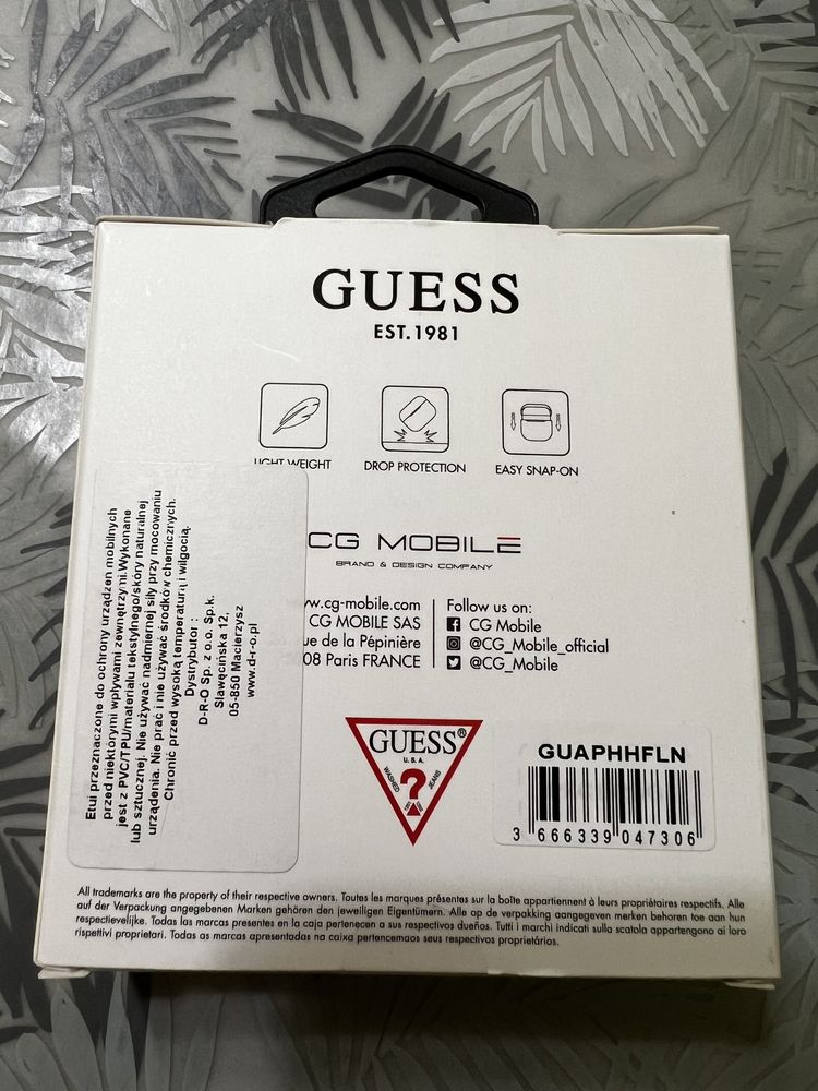 Чехол для наушников Guess