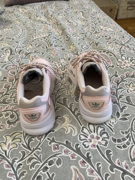 Sapatilhas adidas Novas 36