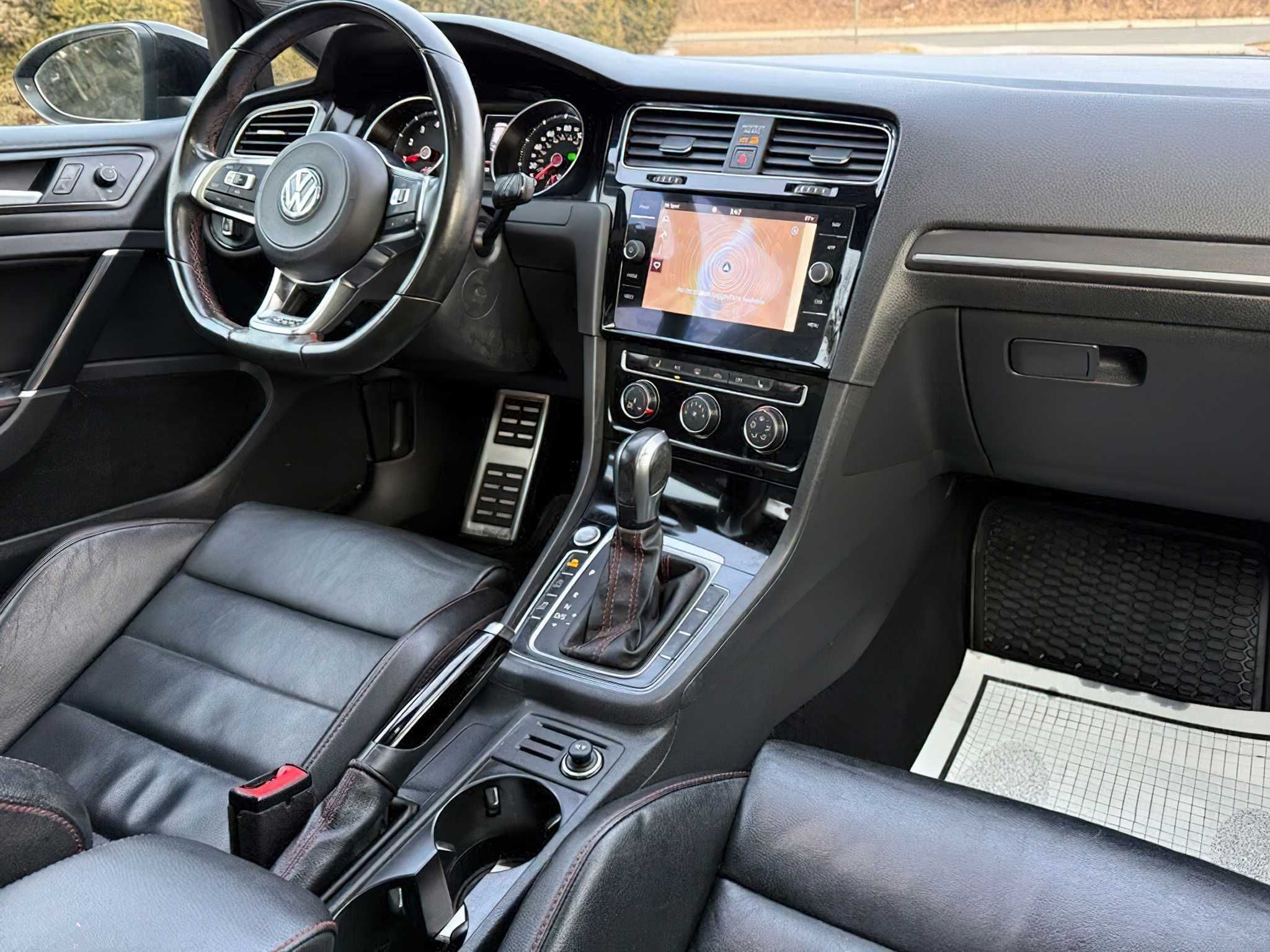Volkswagen Golf GTI 2021