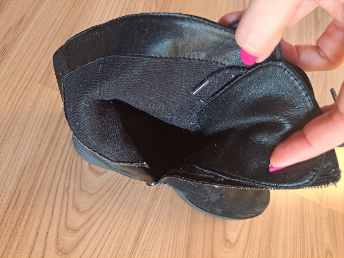 Czarne zamszowe botki Deichmann 39