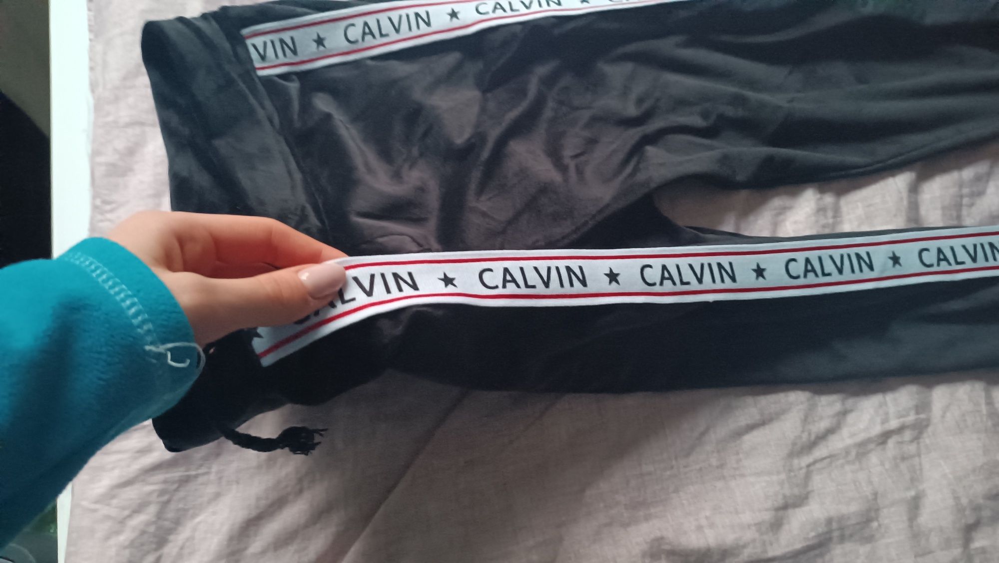 Spodnie dresowe z napisem CALVIN