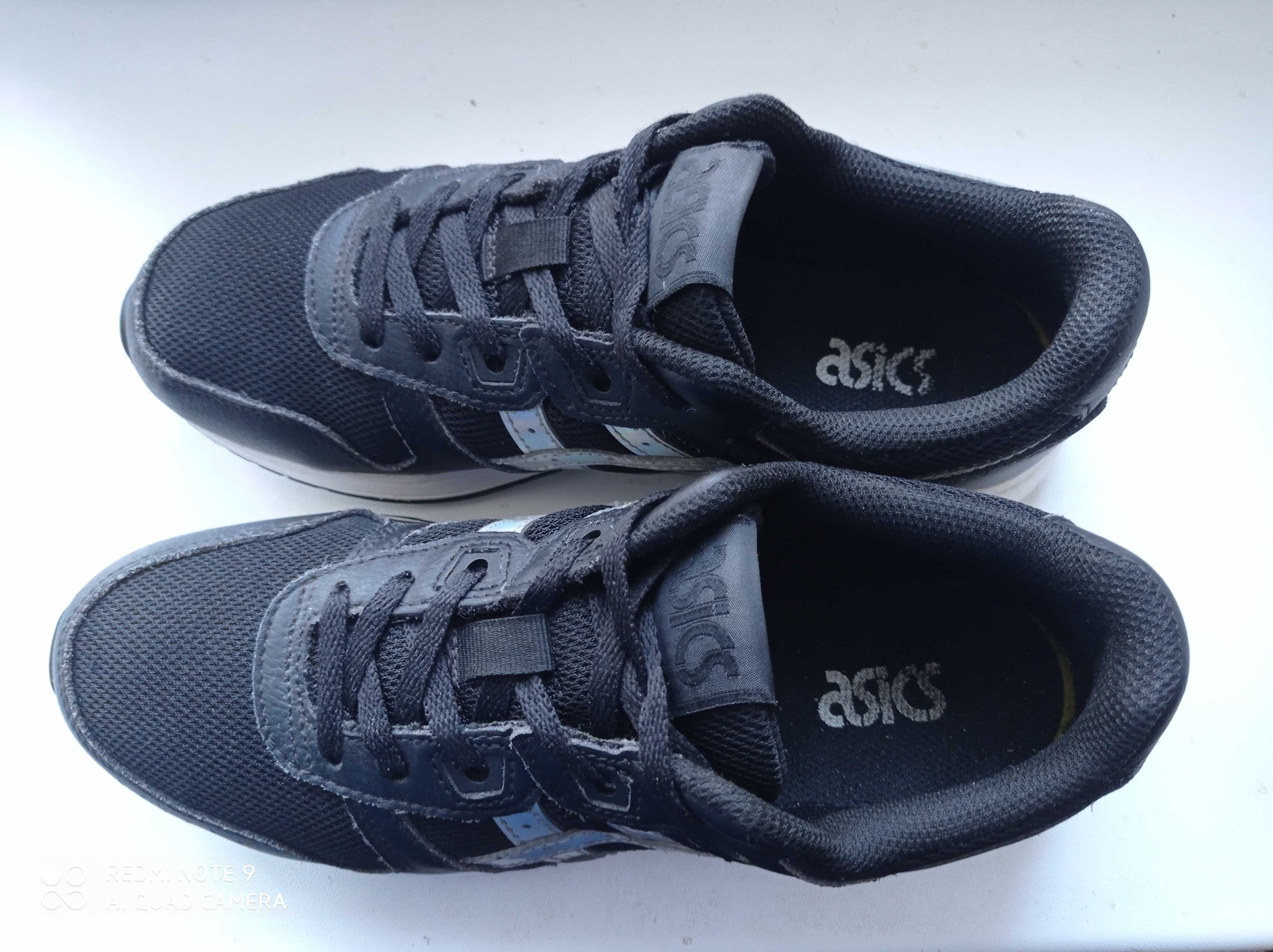 кроссовки  Asics   р - 39