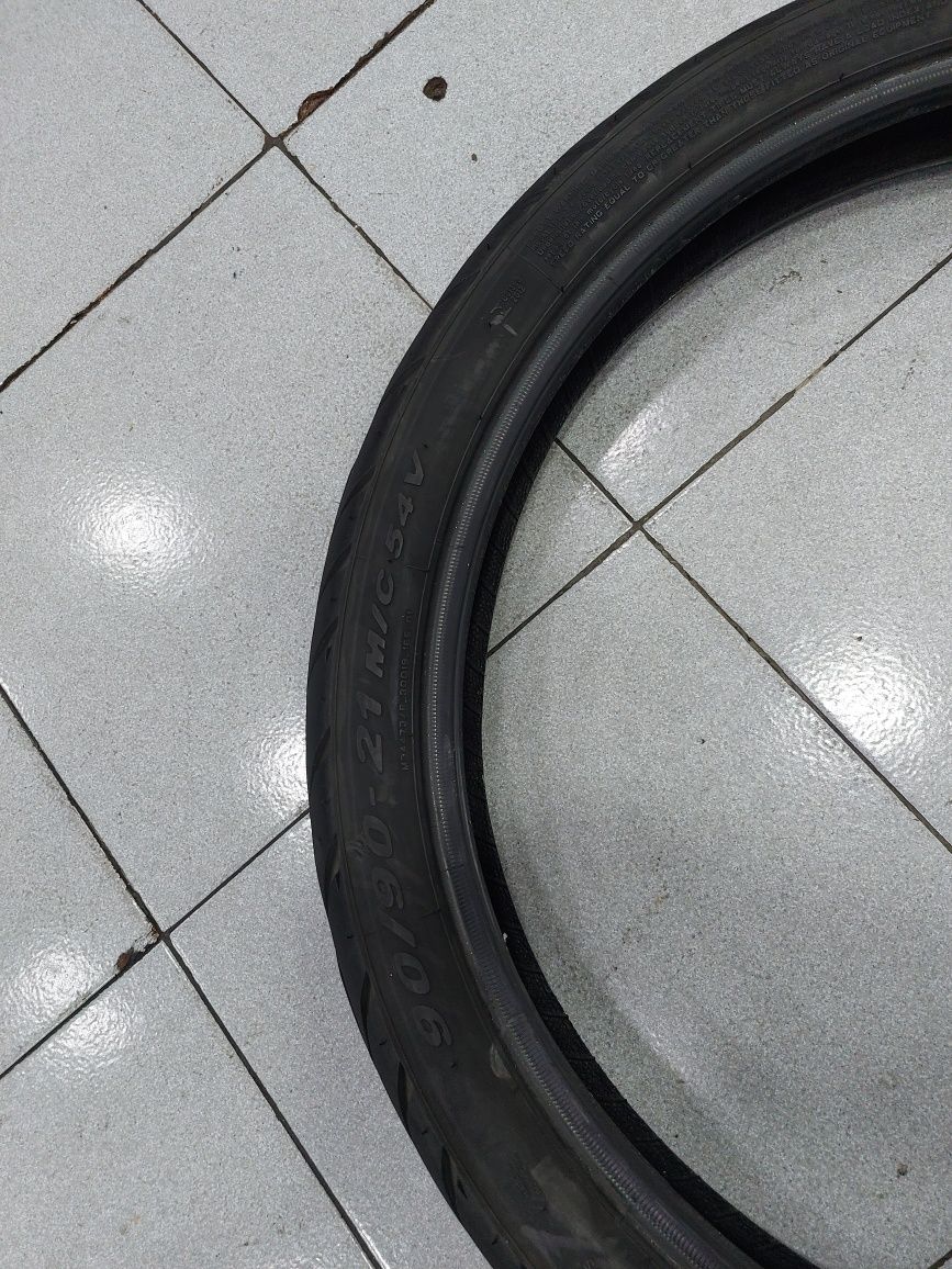 Pneu moto 90-90-21