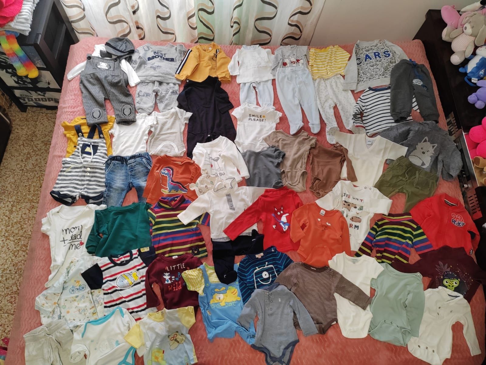 Дитячий одяг на хлопчика 270 одиниць, від народження до півтора року..