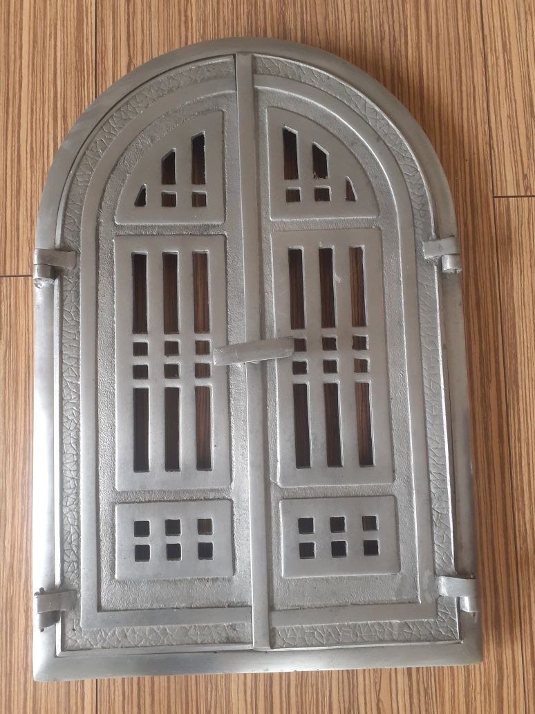 Drzwiczki aluminiowe i  żeliwne do pieca, grilla.