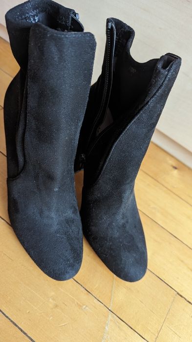 Черевички, сапожки. Нові. Весна- осінь. Замша