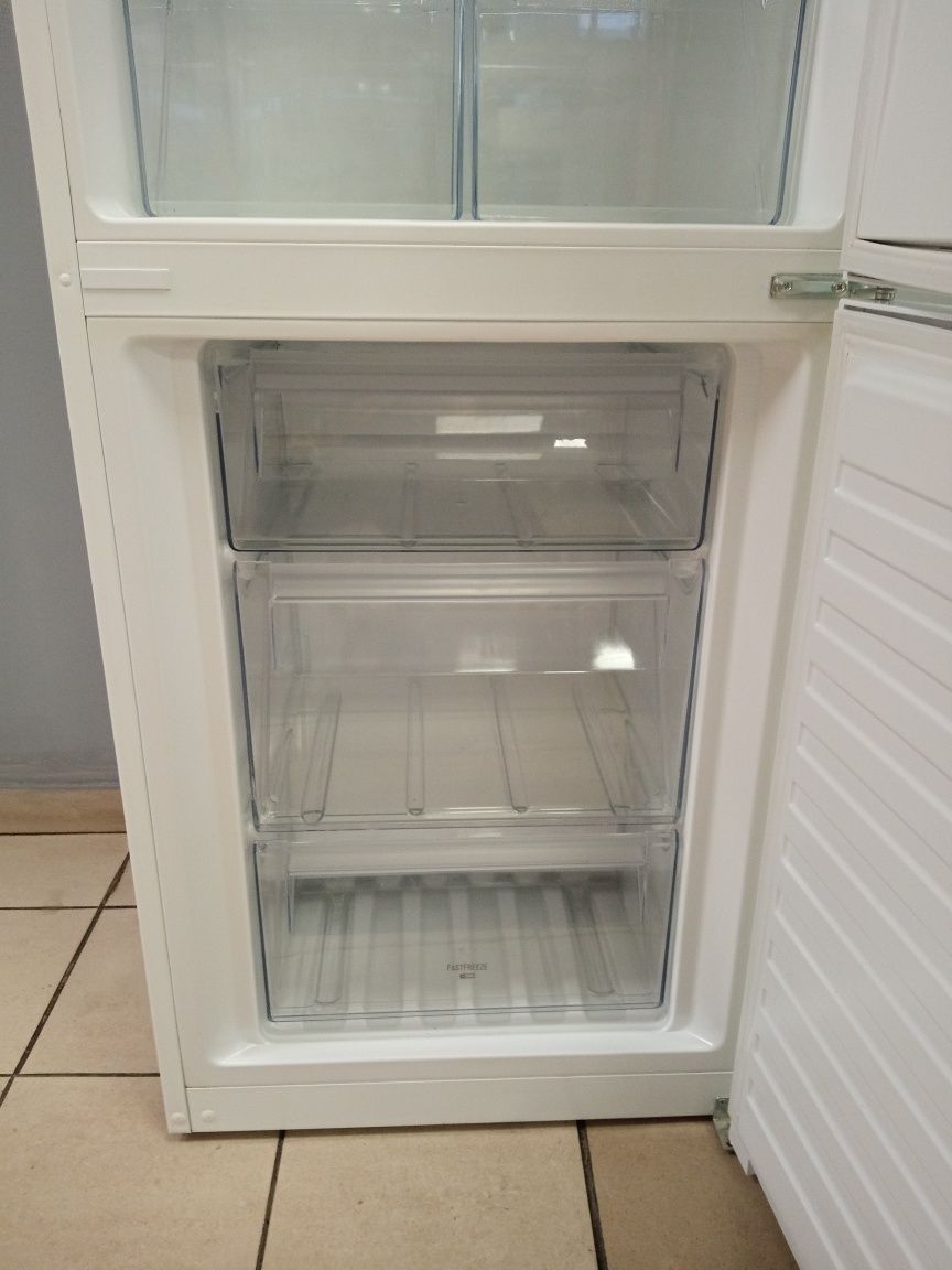 Elektroluxs холодильник
