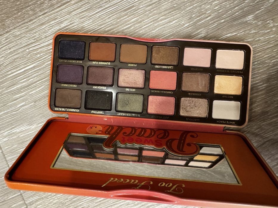 Палетка тіней Too Faced