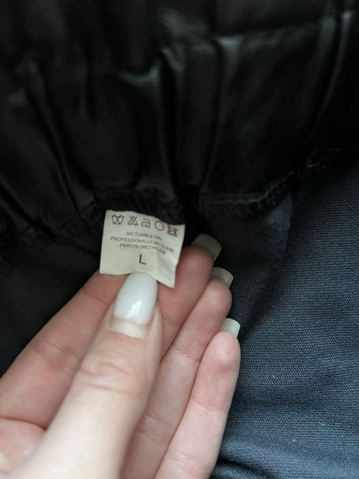 Жіночі шкіряні шорти