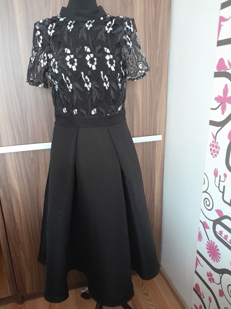 Elegancka dłuższą Czarna sukienka midi krótki rękaw S 36