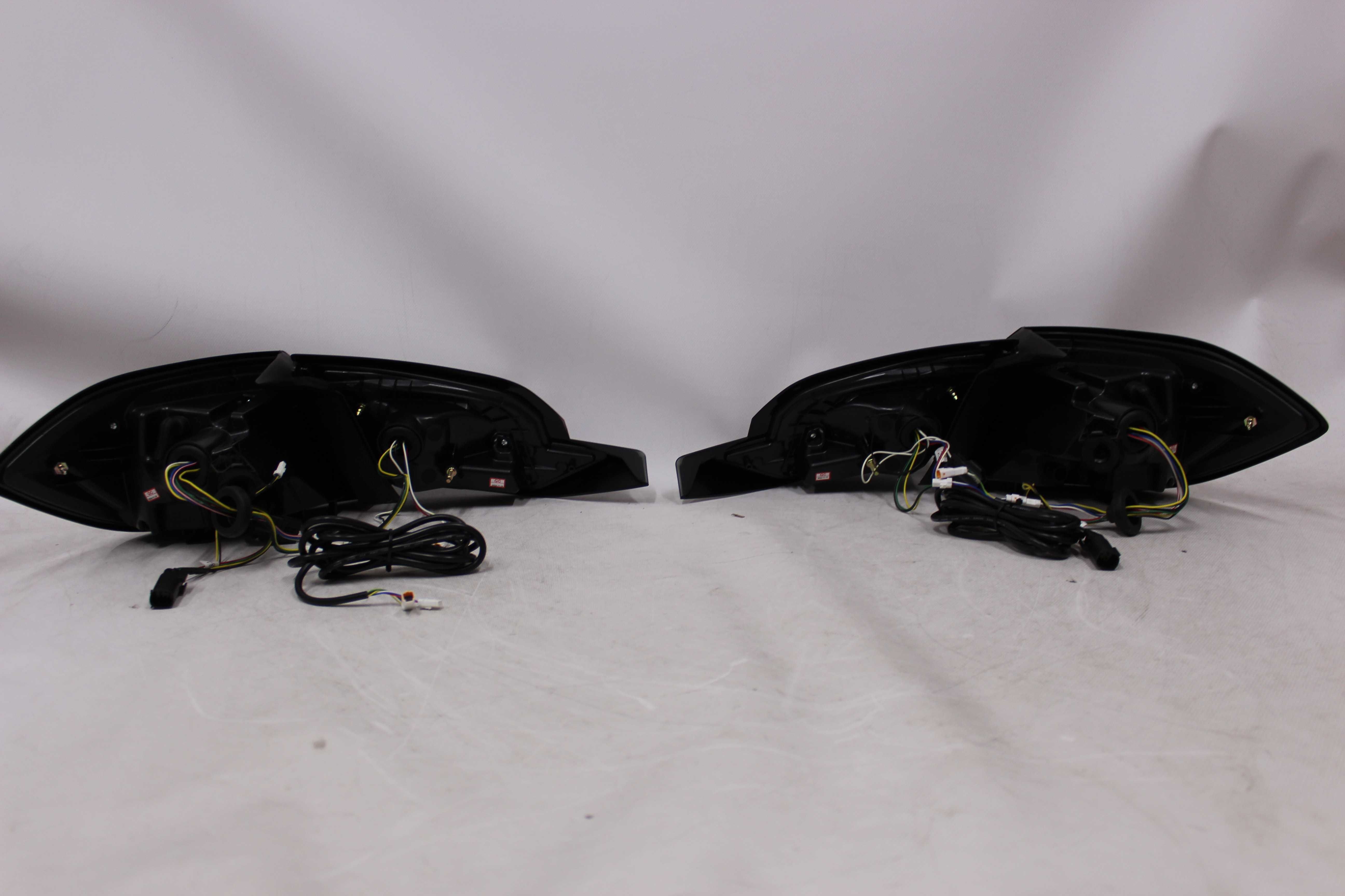 Lampy światła tylne tył FORD FIESTA MK8 17-21 HB RED SMOKE LED NEON