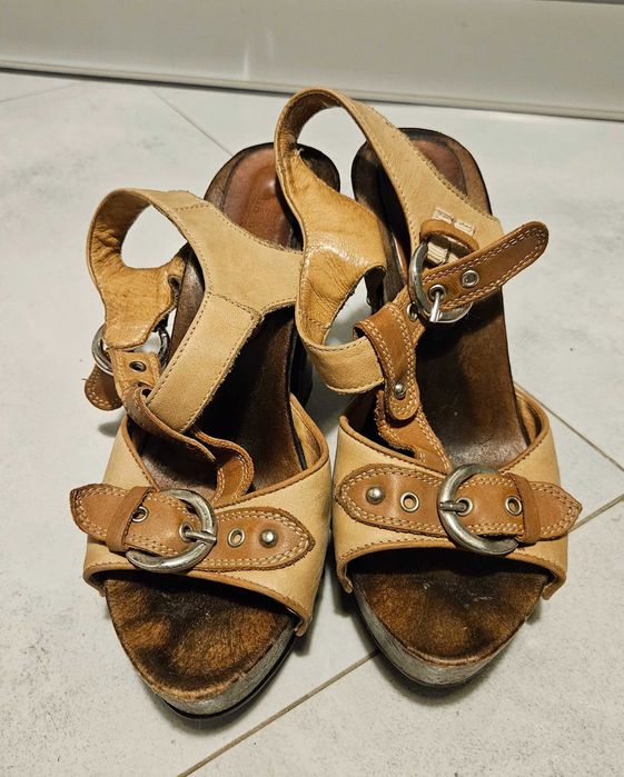 Sandaly na koturnie, lasocki, rozm.38, skórkowe