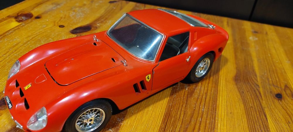 Model 1:18 Ferrari GTO Bburago
