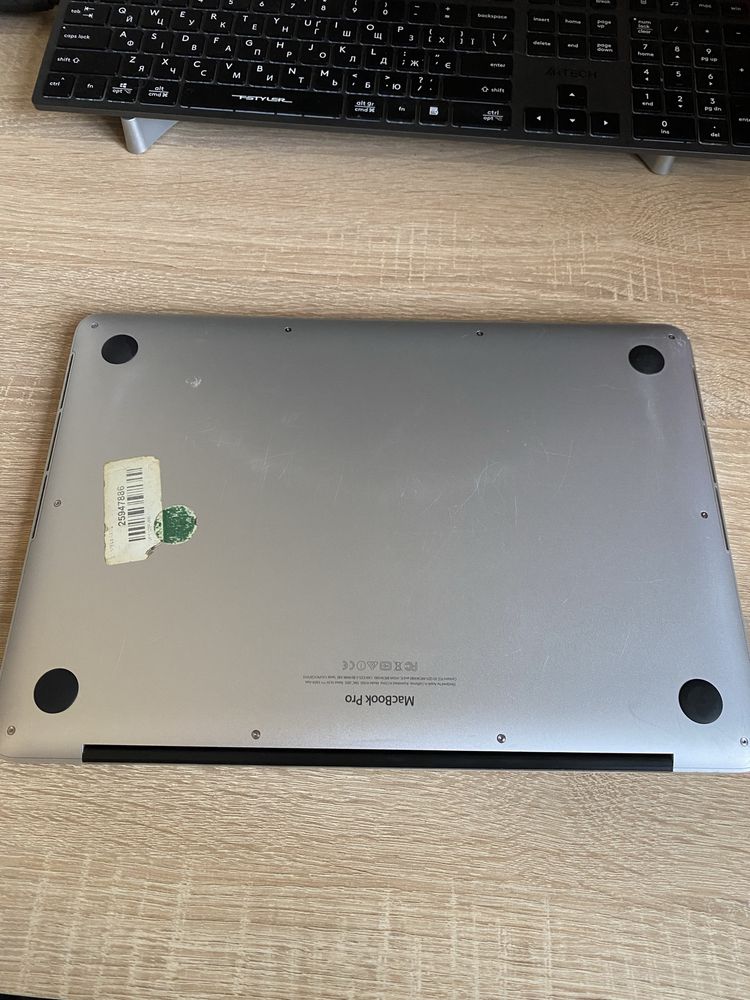 Macbook Pro 13 2015 256Gb БЕЗ БЛОКУВАНЬ Довго тримає заряд!