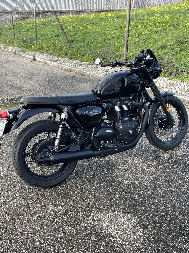 Triumph bonneville T100 black