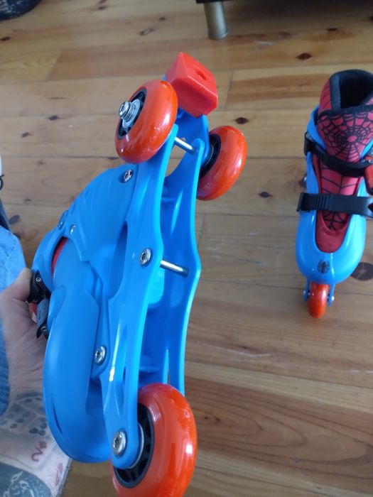 Patins homem aranha como novos
