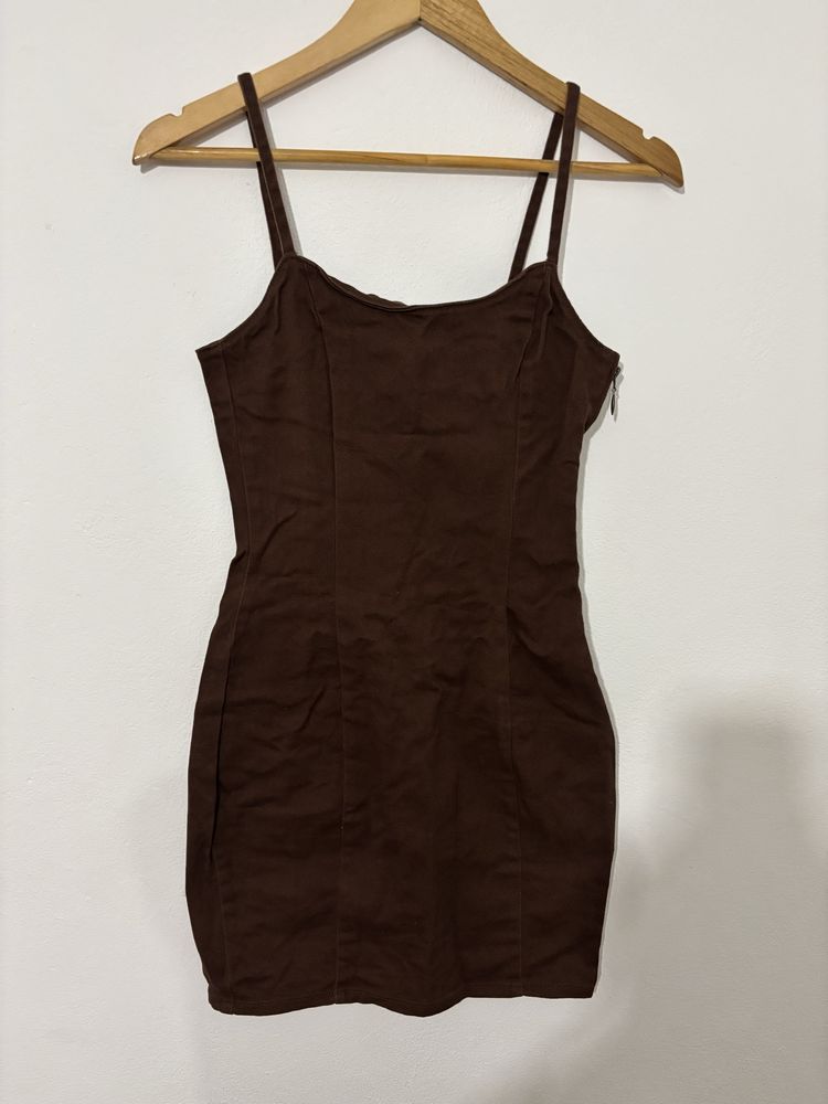 Vestido castanho
