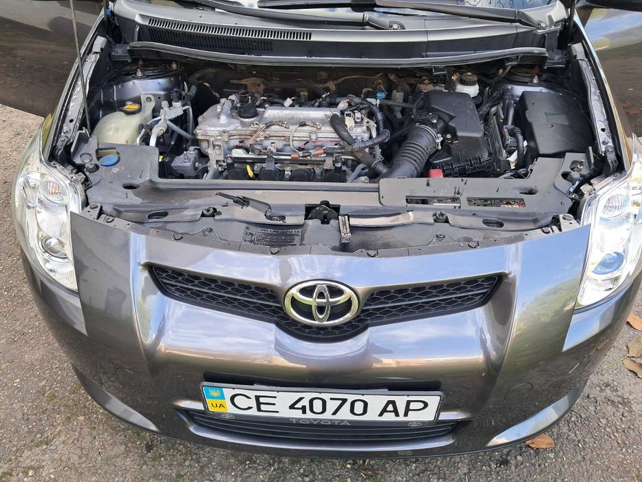 Toyota  2008г.1.6 бензин.