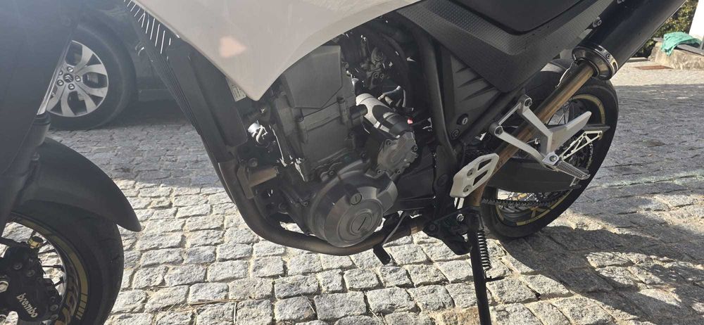 Yamaha XT660x (original X) branca 2011 30 mil kms