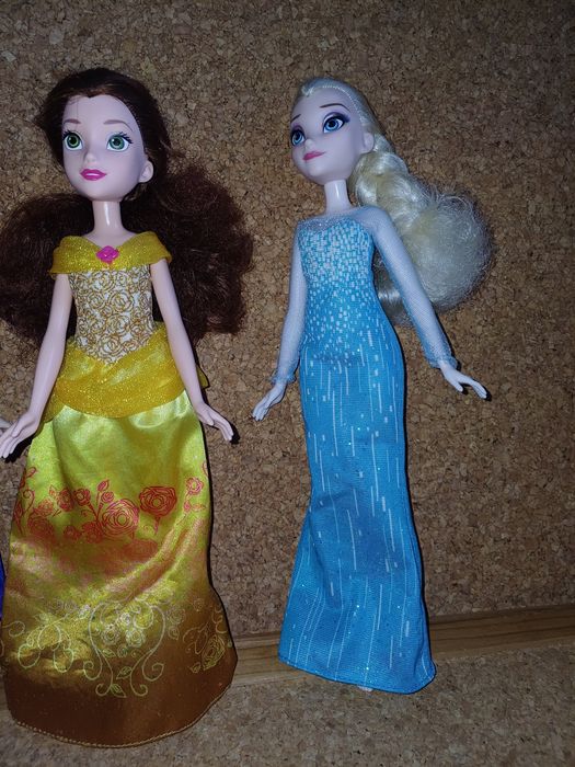 Princesas Disney, bonecas. Cada 6€
Ariel, Elsa, Anna Frozen, Cinderela