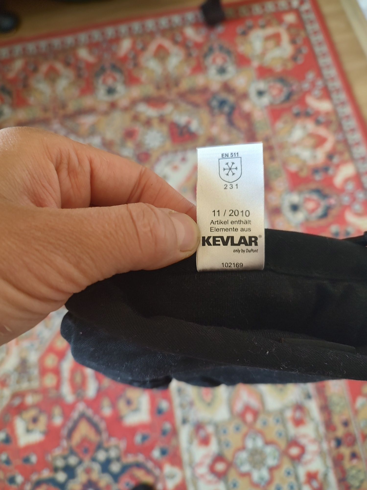 Продам зимові рукавиці чоловічі Kevlar